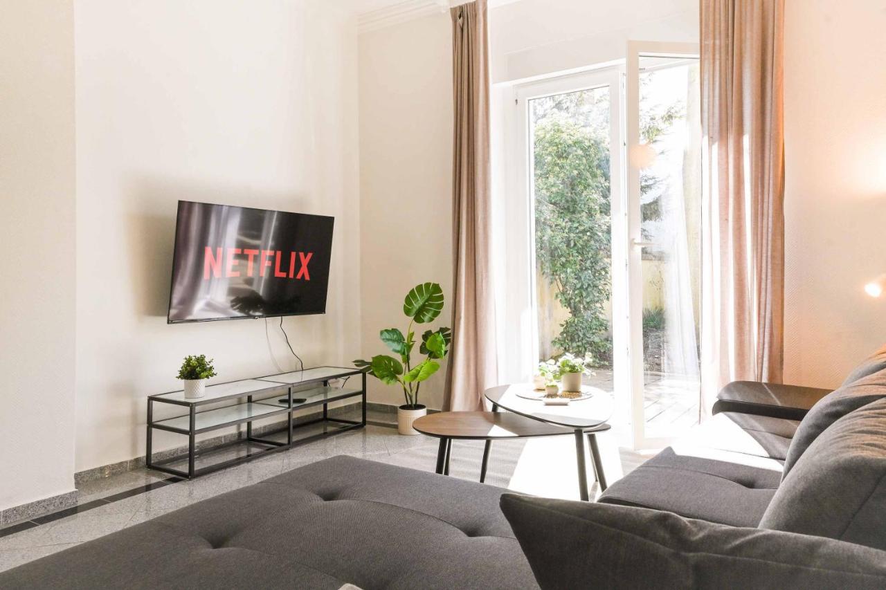 Apartment 120qm Denkmal In Mit Stuck Und Garten - Beuys -