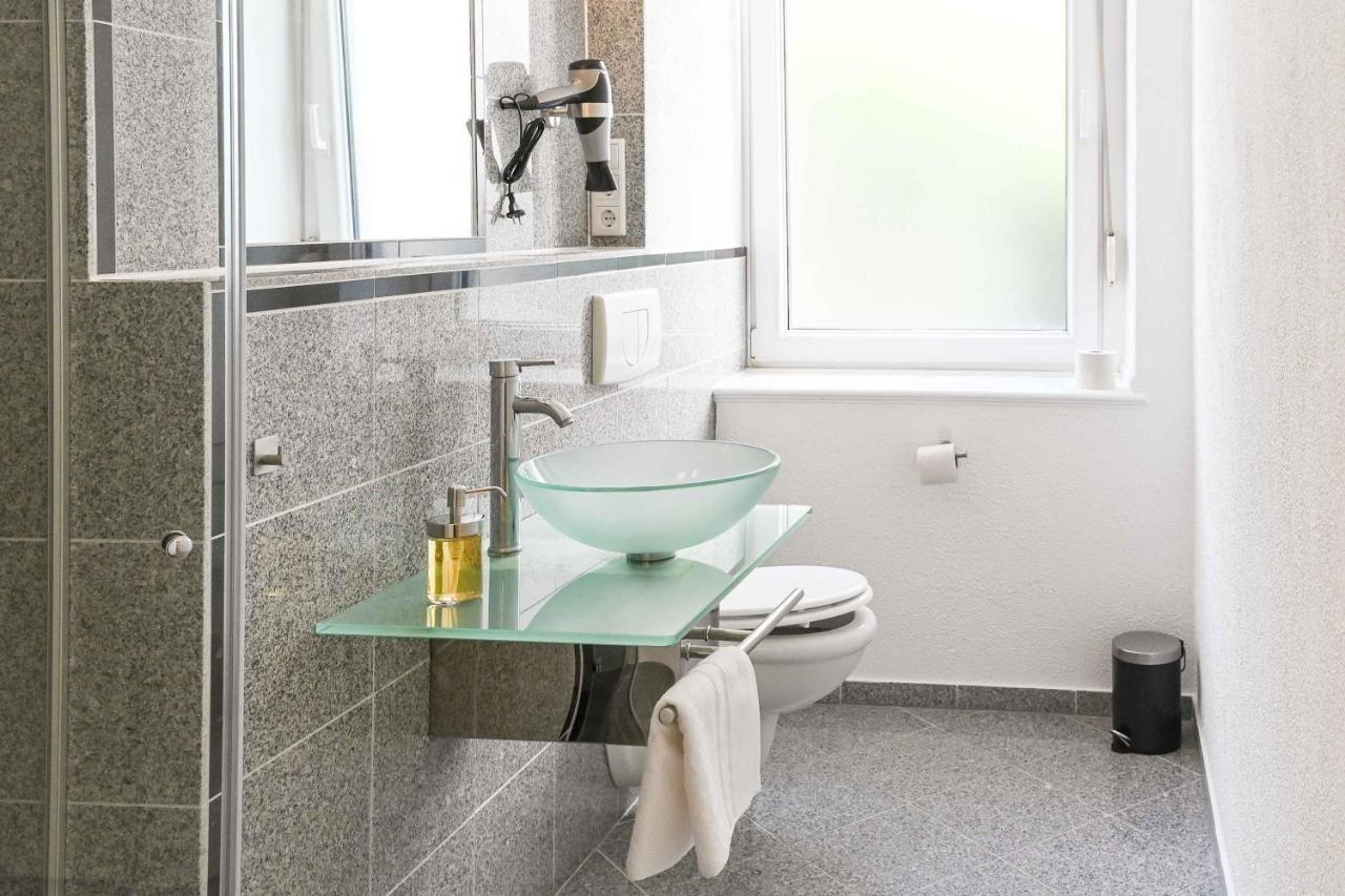 120qm Denkmal In Mit Stuck Und Garten - Beuys - Apartment *