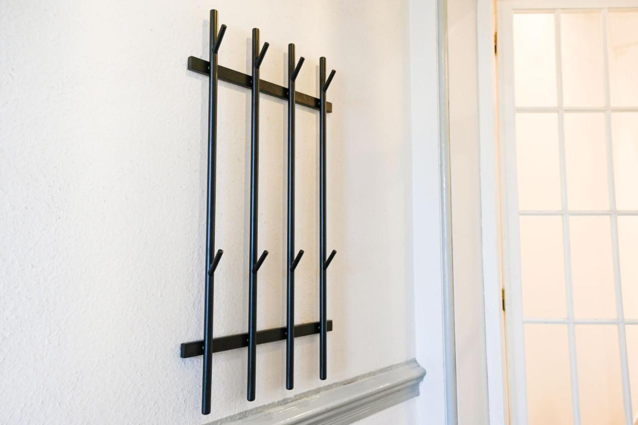 Apartment 120qm Denkmal In Mit Stuck Und Garten - Beuys -